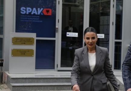 Rëndohen pozitat e Belinda Ballukut, zbardhen argumentet e SPAK drejtuar Kuvendit: Po hetohet dhe për një koncension! Rrezikon të prishë provat