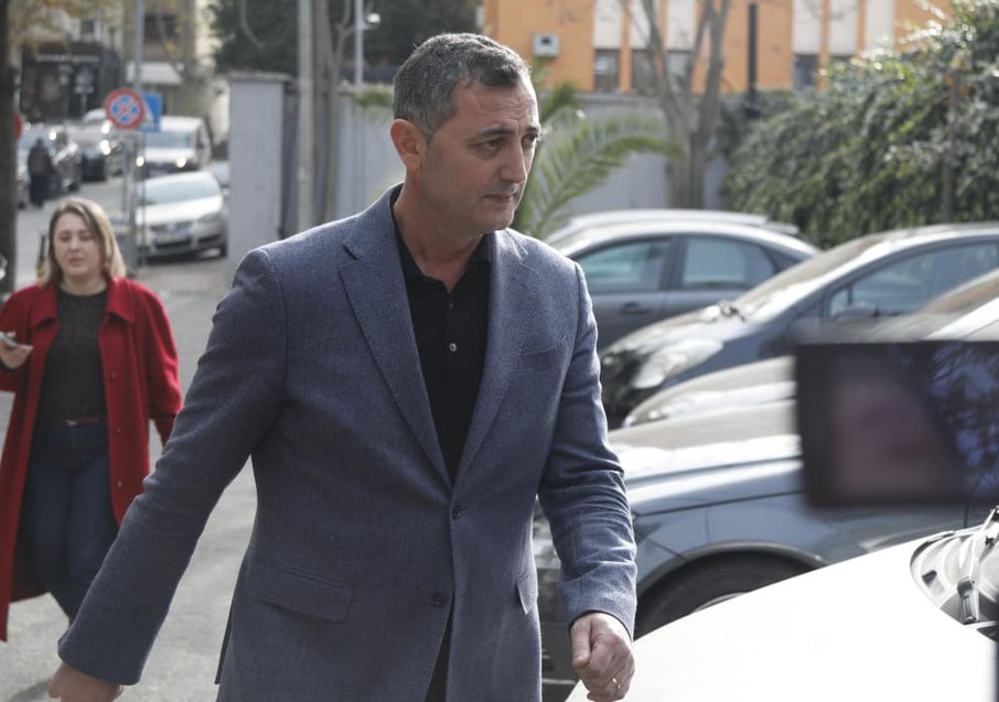 Pjesë e grupit kriminal për skandalet e AKSHI-t, zv.drejtori i Policisë Tiranë, Erion Ismaili paraqitet në GJKKO