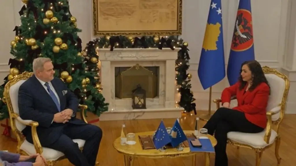 Raportuesi i PE për Kosovën: BE-ja duhet t’i heq masat ndaj Kosovës