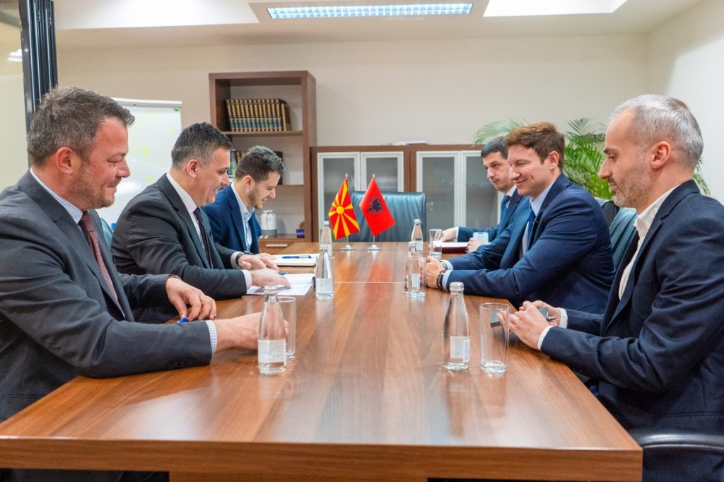 Ministri Hoxha takoi ambasadorin shqiptar Meidani: Angazhim për koordinim rajonal të Agjendës së Gjelbër në kuadër të integrimeve evropiane