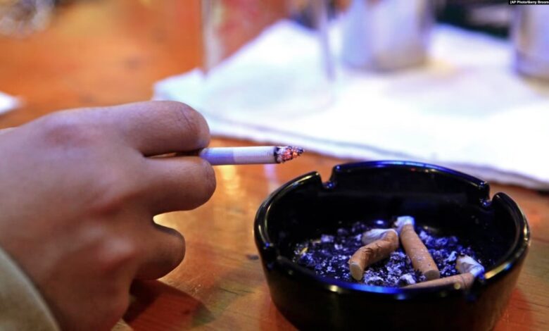 38% e adoleshentëve janë duhanpirës: A do ta kufizojë më në fund Maqedonia duhanin?