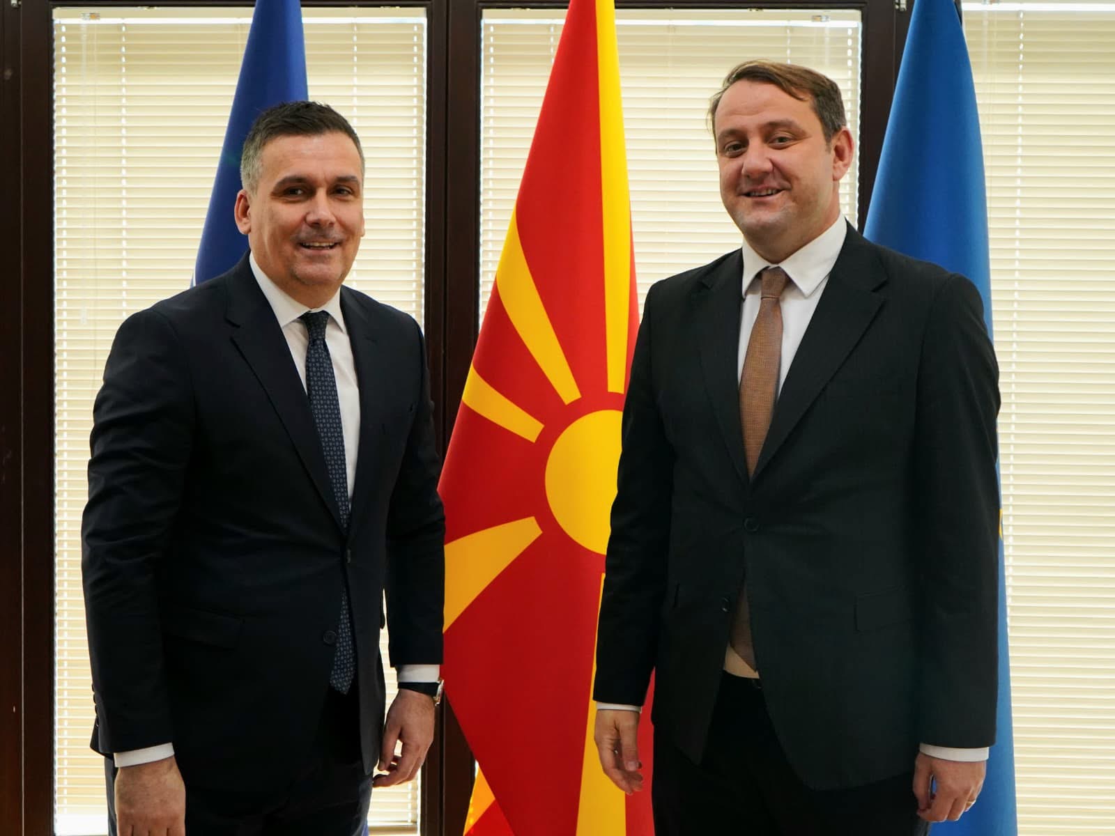 Hoxha dhe Qehaja diskutojnë për thellimin e bashkëpunimit mjedisor ndërmjet RMV së dhe Kosovës