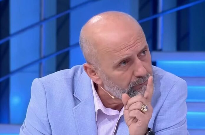 Alfred Cako: Në vitin 2026 Maqedonia do të ndahet