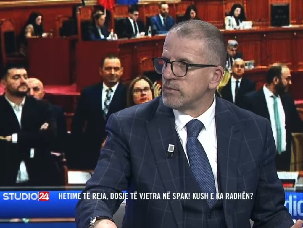 “Balluku si e pandehur nuk mund të ketë kontakt me autoritet amerikane”- Ish prokurori: SPAK do thellojë hetimet kundër “narkoterrorizmit”