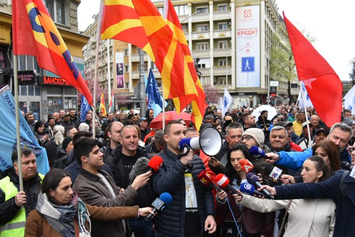 Sindikata me ultimatum  Grevë e përgjithshme nëse rrogat nuk rriten