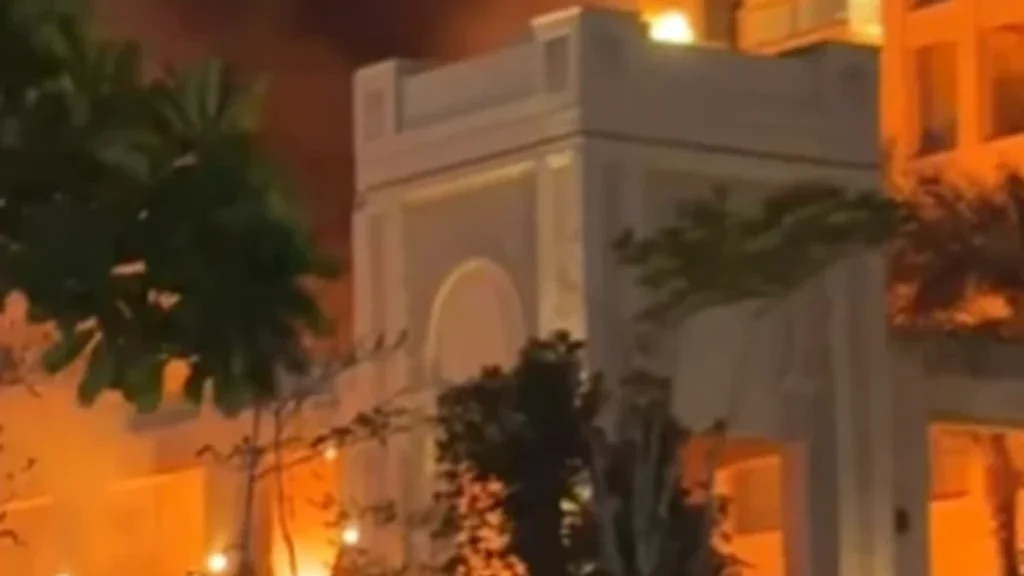 Hoteli luksoz në Dubai në flakë nga sulmet iraniane