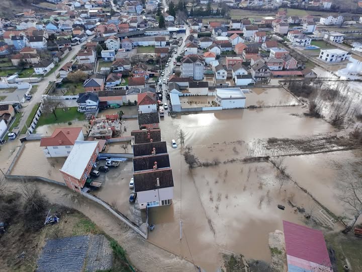 Komuna e Sarajit: Prej sot deri më 23 shkurt, banorët mund të paraqesin dëmet nga vërshimet
