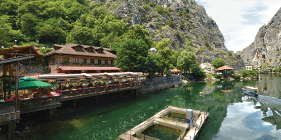 Rrezik nga shembja e shkëmbinjve në Matkë: Komuna e Sarajit ndalon lëvizjen në shteg