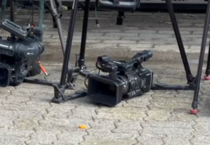 VIDEO- Iu rrezikua jeta gjatë protestës së opozitës, kolegët solidarizohen me operatorin e News24, Aldo Kashri