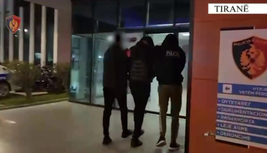 Theu masën e arrestit shtëpiak dhe dhunoi një mjek, pranga 28-vjeçarit në Tiranë