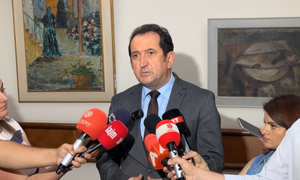 Nga “non grata” në pranga: Rënia e Artan Grubit dhe prova vendimtare për drejtësinë në Maqedoninë e Veriut