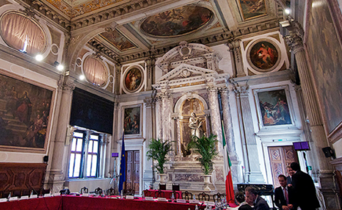 Komisioni i Venecias: Të drejtat gjuhësore duhen zbatuar, jo vetëm premtuar