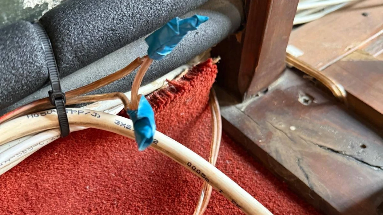 Xhamia e Pashës në Tetovë  Janë prerë kabllot e zërimit të xhamisë nga persona të panjohur