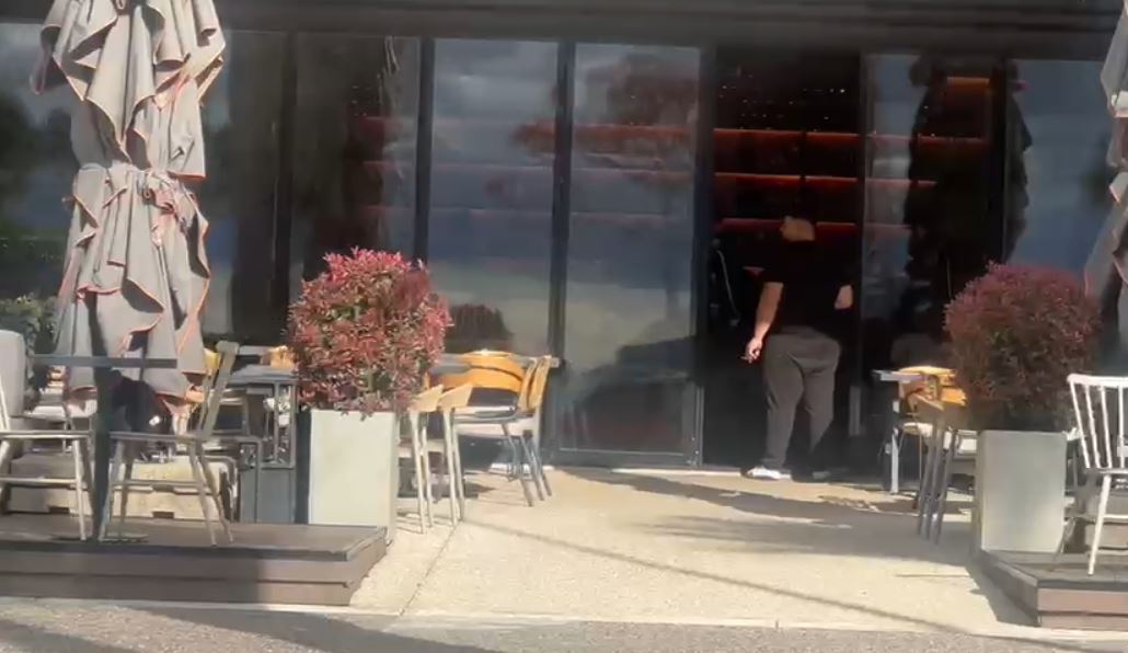 Dhunohet pronari i një pronari në Lungomare  goditet nga tre persona dhe përfundon në spital