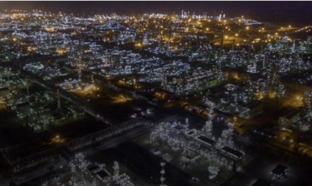 Pas sulmeve ndaj Iranit, çmimet e naftës mund të “shpërthejnë”