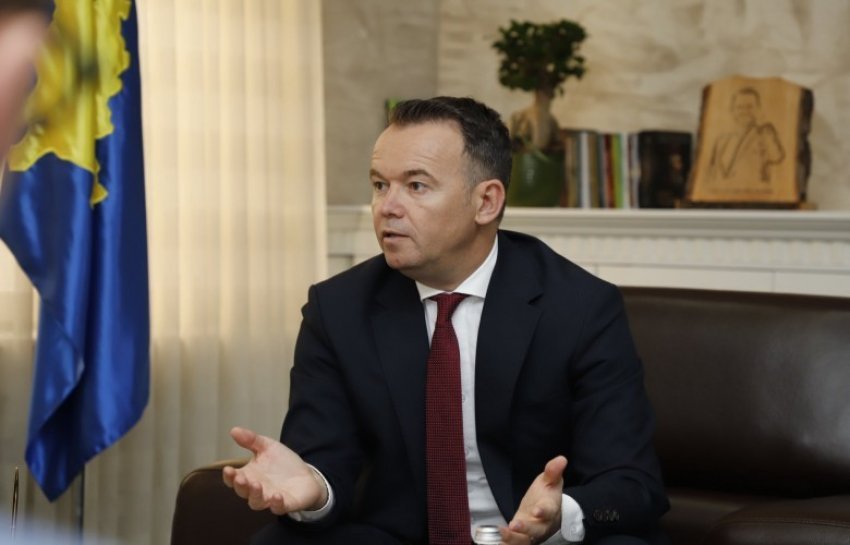 Peci  Ndarjet etnike pengojnë zhvillimin dhe të ardhmen evropiane të Kosovës