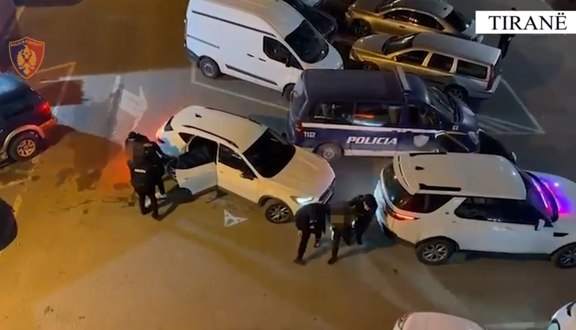 Qarkullonin me armë me vete  policia operacion në zonën e  Treshit   arrestohen dy persona  EMRAT 