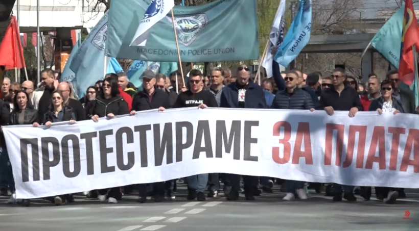  VIDEO  Punëtorët në rrugë  kërkojnë paga më të larta dhe standard më të mirë jetese