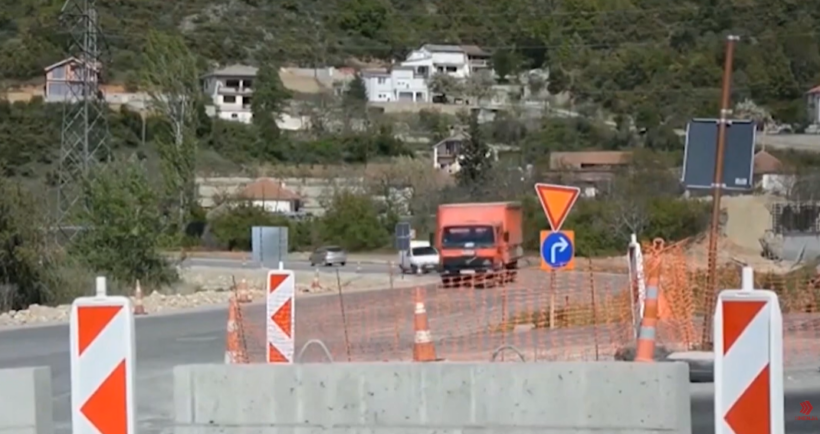  VIDEO  Bllokohet autostrada Trebenishtë Strugë Qafë Thanë  Zona mbrohet nga UNESKO