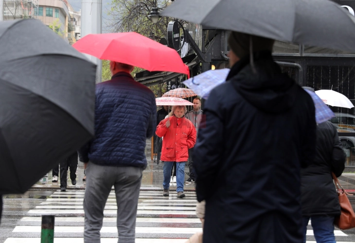 Reshje lokale shiu  borë në pjesët malore dhe rënie të temperaturave
