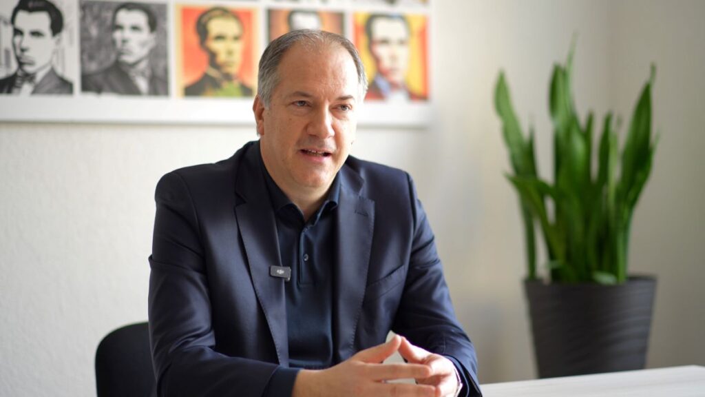 Zhernovski: Kjo qeveri nuk do të anëtarësohemi në BE, atje nuk ka 5 ton drogë dhe tendera për familjarët