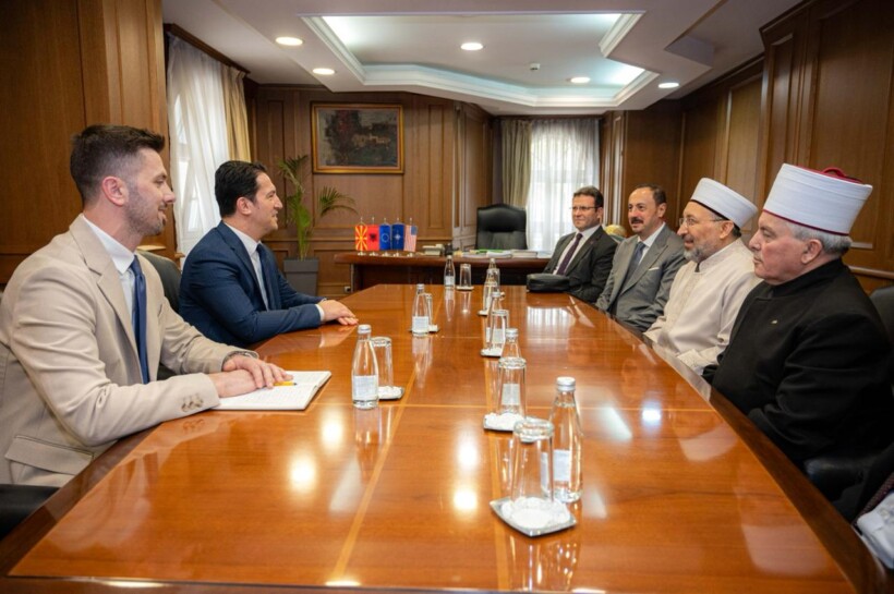 zevendeskryeministri-bekim-sali-takon-kryetarin-e-bashkesise-fetare-islame-te-republikes-se-turqise-sali-arpagush