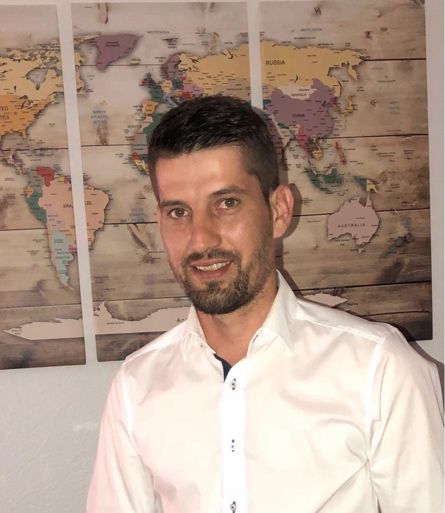 Gjuha shqipe nuk është problem teknik – është dështim i politikës shqiptare