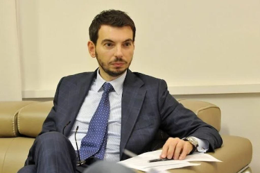 Ambasadori italian  Kërkesë legjitime e studentëve për provimin në shqip