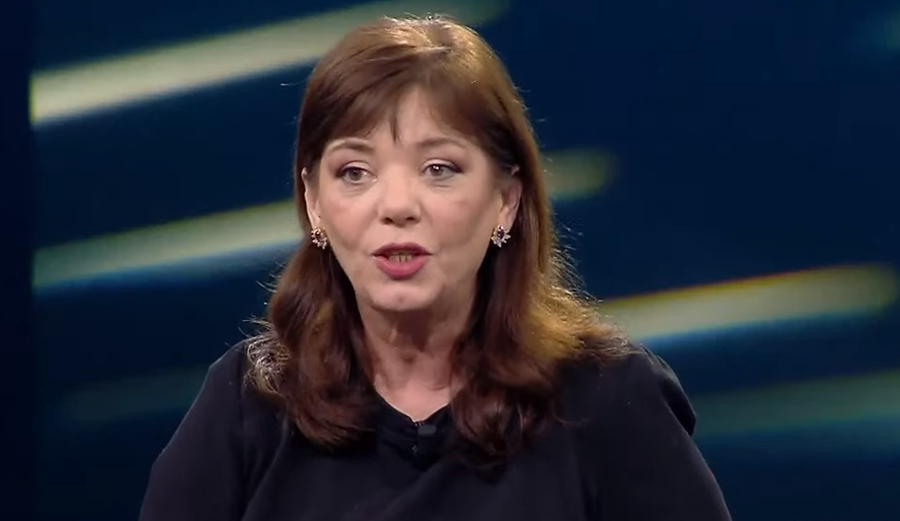 politika-ia-veshi-metes-gjithe-te-keqijat