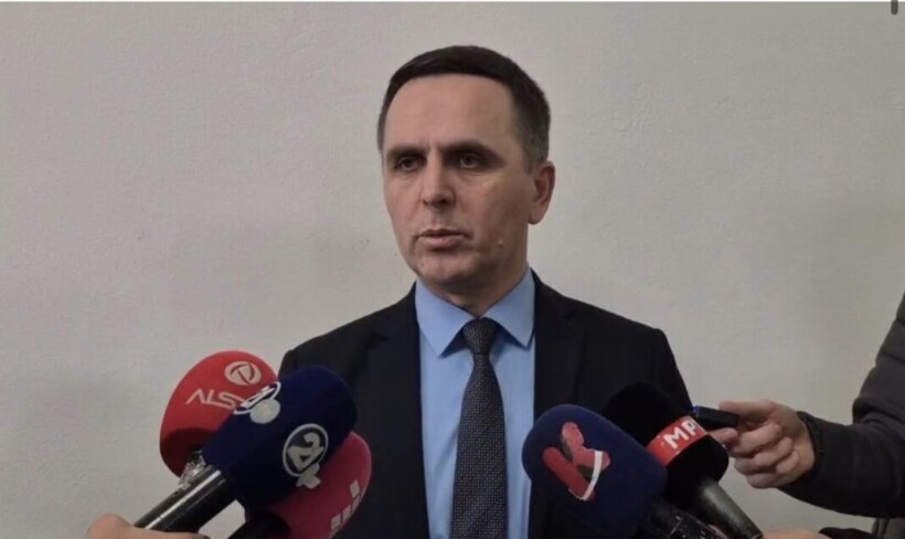 kasami-pergezime-studenteve-per-protesten-premtoj-se-provimi-i-jurisprudences-do-te-mbahet-edhe-ne-gjuhen-shqipe