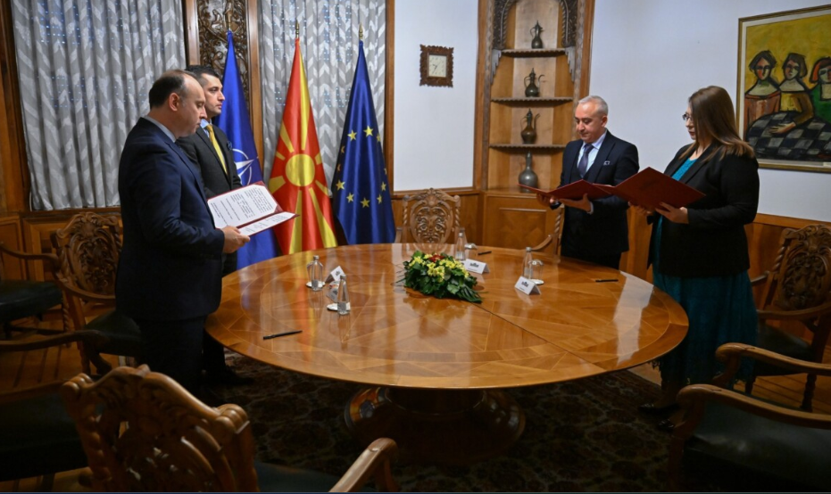 Mitreska dhe Veliçkovski zëvendësguvernatorë, bënë betimin solemn në Kuvendin e RMV-së