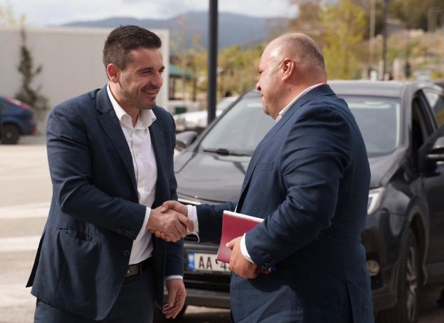 Drejtori i Përgjithshëm prezanton drejtuesin e ri të Degës Doganore Qafë Botë  Shërbim sa më efikas dhe funksional