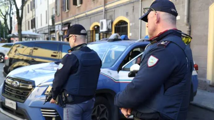 Vranë për gjakmarrje më 1999  dy vëllezërit Mëhilli punonin si muratorë në Liguria nën identitetin fals  Media italiane zbulon detajet e arrestimit  morën me vete edhe 