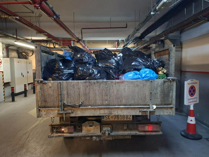 np-higjiena-komunale-shkup-gjate-marsit-jane-larguar-2-315-metra-kub-mbeturina-nga-deponite-e-egra