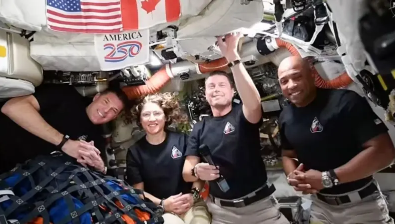 Artemis II përmbyll misionin historik në Hënë, astronautët nisen drejt Tokës