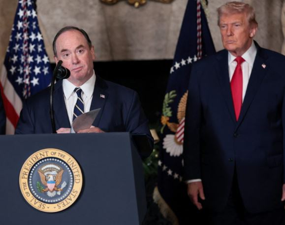 Shefi i Marinës Amerikane largohet nga posti  kush do ta marrë përkohësisht detyrën e tij