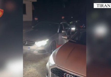 VIDEO  Arrestohet 25 vjeçari  u kap në Pezë  po shkonte të shiste armën  Në kërkim bashkëpunëtori