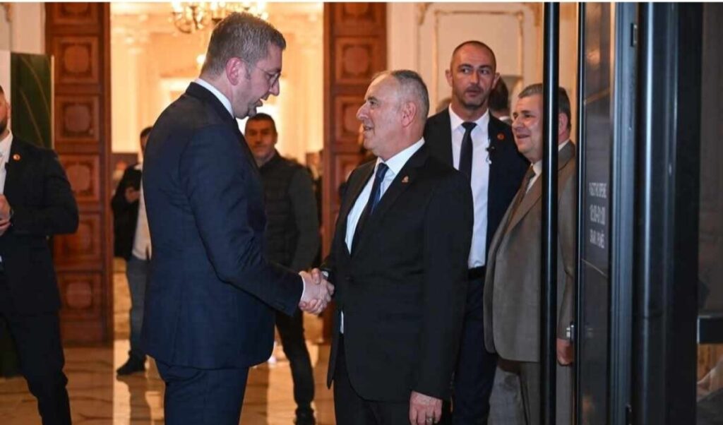 Kallëzim Penal kundër kryetarit të Strugës  Mendi Qyra