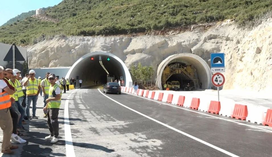 Kushtoi 190 milionë euro nga taksat e shqiptarëve  Tuneli i Llogarasë drejt kalimit te koncensionari  Sa do paguajnë drejtuesit e automjeteve për një udhëtim