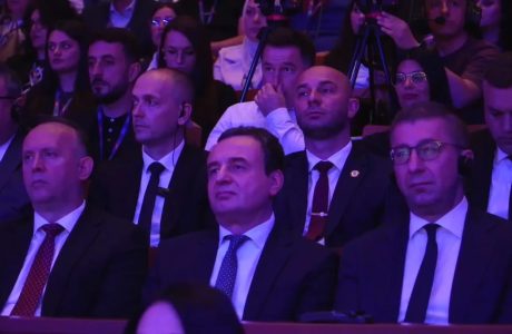 Kurti në Shkup  ose si humbet kuptimi i politikës shqiptare