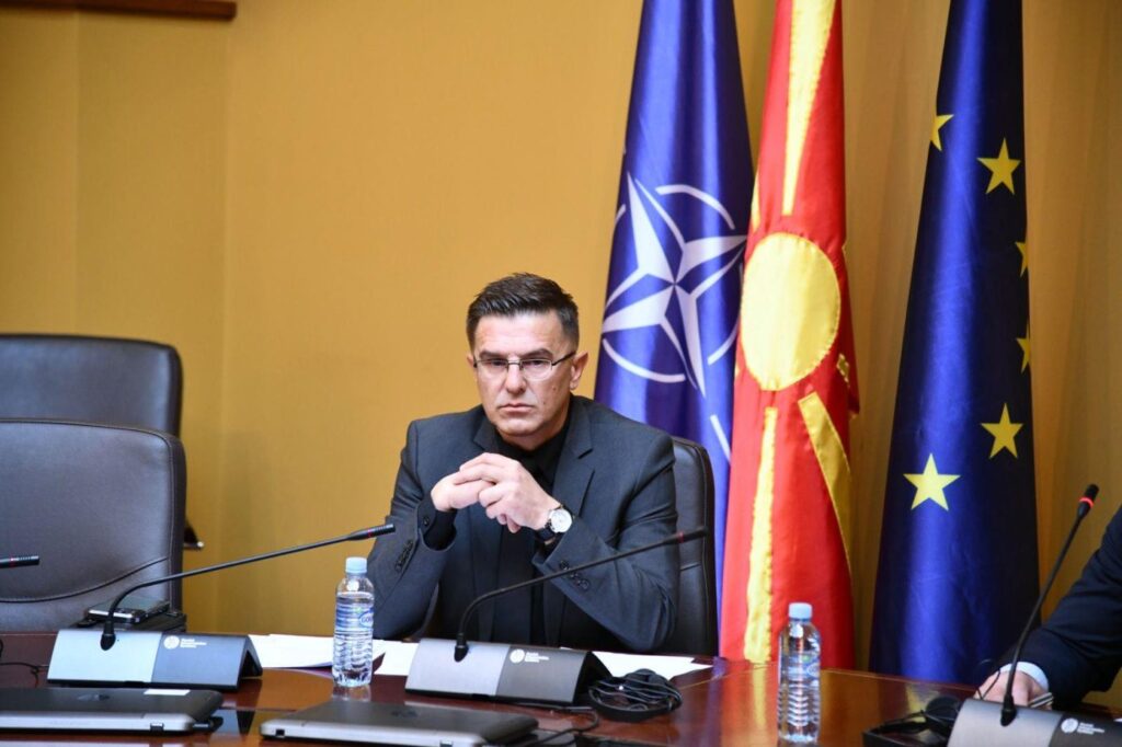Shabani njofton punësimin e 10 shqiptarëve në Ministrinë e Mbrojtjes, thotë se po rritet përfaqësimi i drejtë