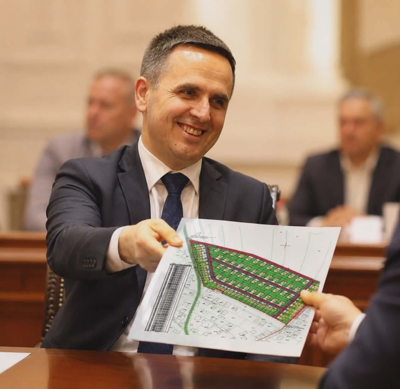 TS  Skandal  Bilall Kasami pritet të shesë parcelë për vetëm 1 EURO m2  