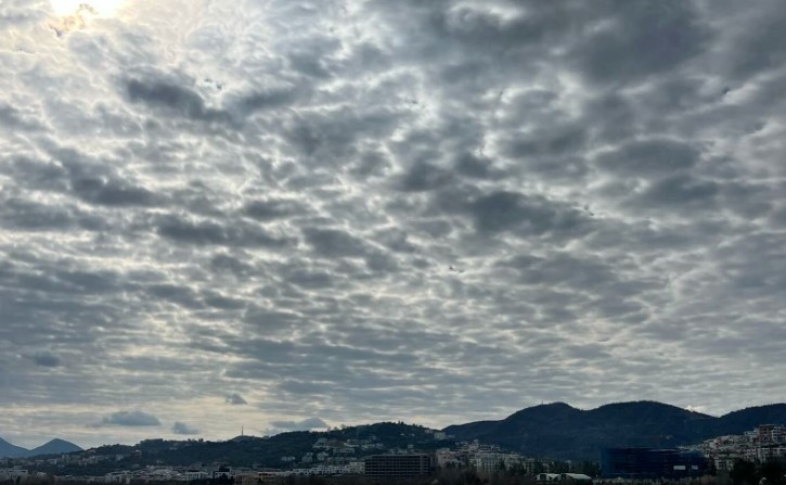 Kushte atmosferike relativisht të paqëndrueshme, parashikimin e motit për sot