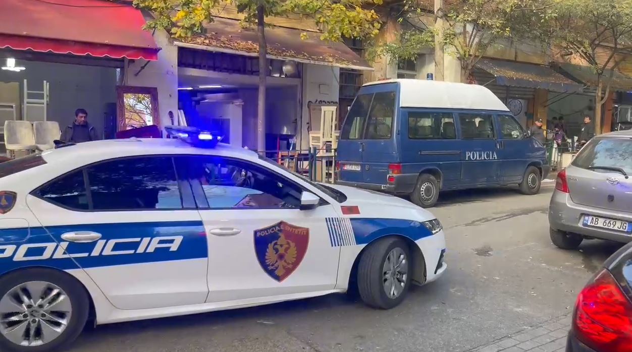 Shpërthimi në dyqanin  MCN Get Connected  në pronësi të Endri Meksit  policia  Ka vetëm dëme materiale
