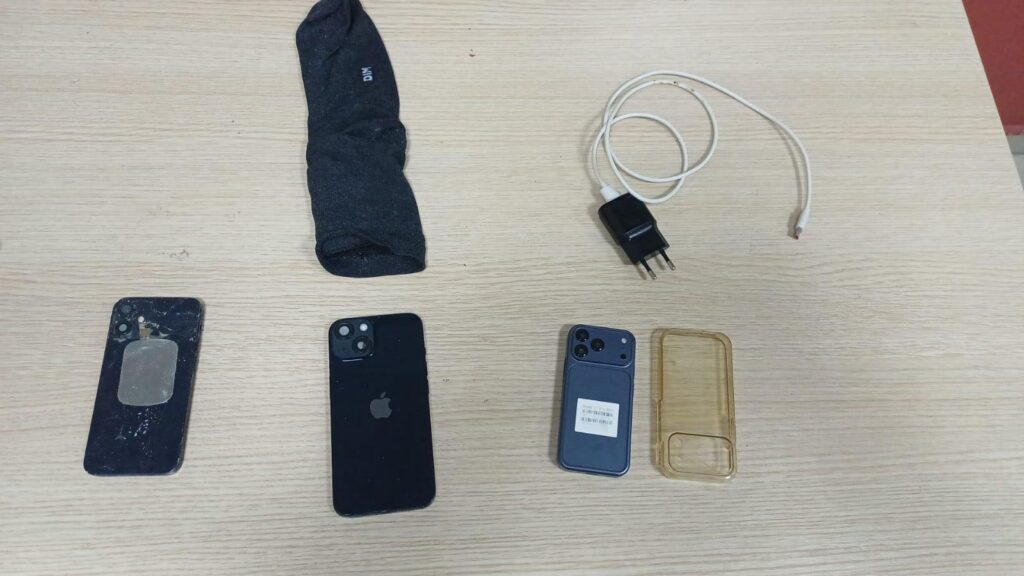 Kontrolle në burgun e Shkodrës, Durrësit dhe Peqinit, gjenden dhe sekuestrohen telefona celularë “iPhone”, karikues dhe USB