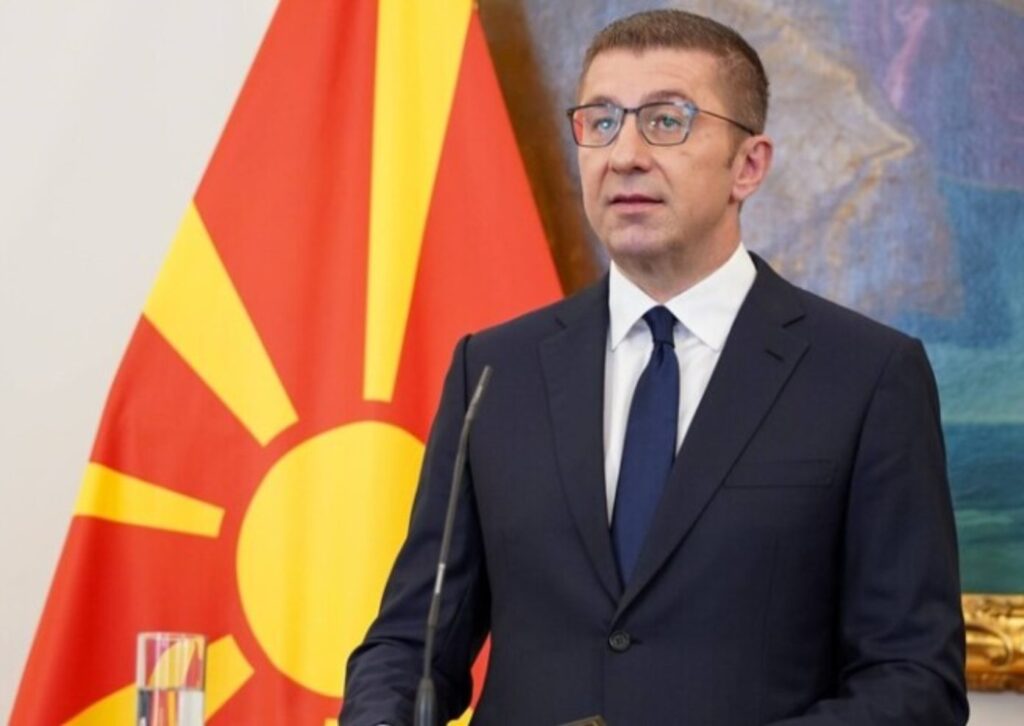 Mickovski i lut studentët të kenë durim për provimin e jurisprudencës: “Shumë shpejt do të prezantojmë zgjidhje”