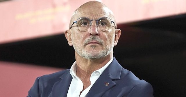 De la Fuente, trajneri i Spanjës qetëson: “Lamine Yamal është në gjendje të përsosur”