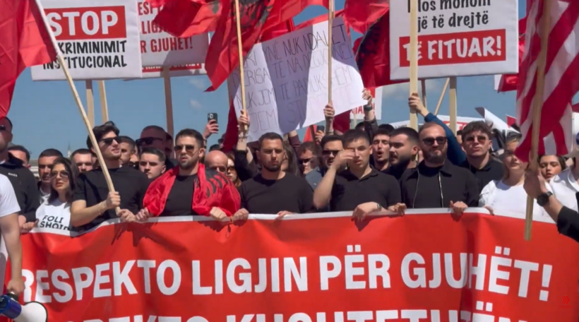 (VIDEO) Provimi i jurisprudencës në shqip, studentët nuk pranojnë zgjidhje gjysmake