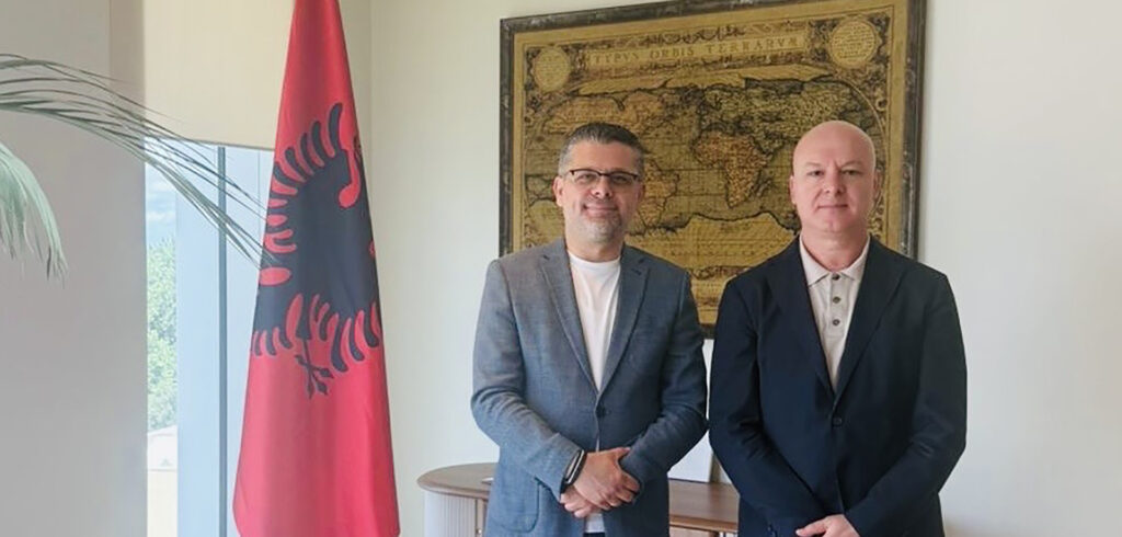 AKEP mirëpret z  Jeton Akiku  një profil me përvojë të spikatur në komunikimet elektronike