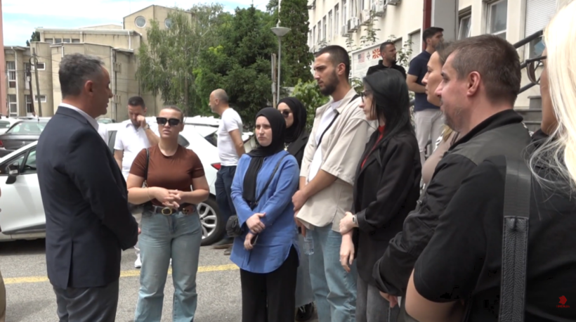  VIDEO  Protesta para MSH së   50 të punësuar në pediatri 5 muaj pa paga  ministri analizon problemin